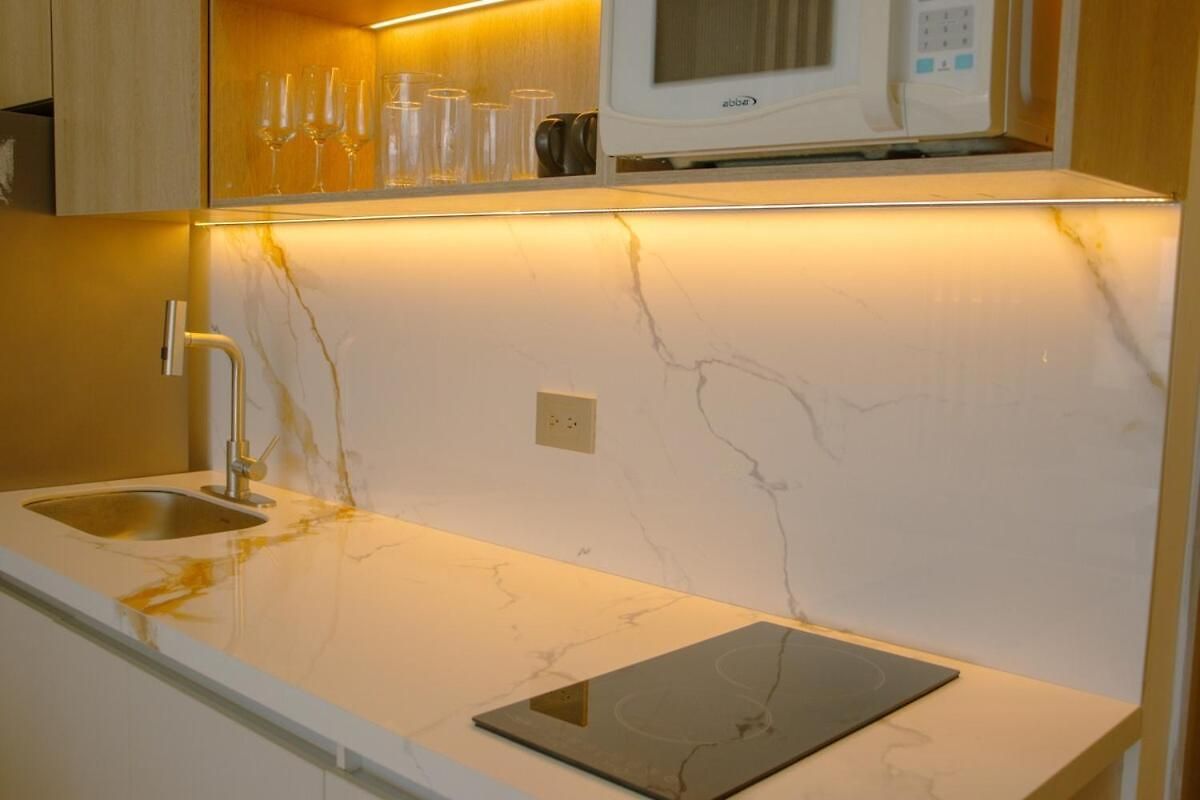 Sea View Pool And Jacuzzi Airport 5 Min Away Apartamento